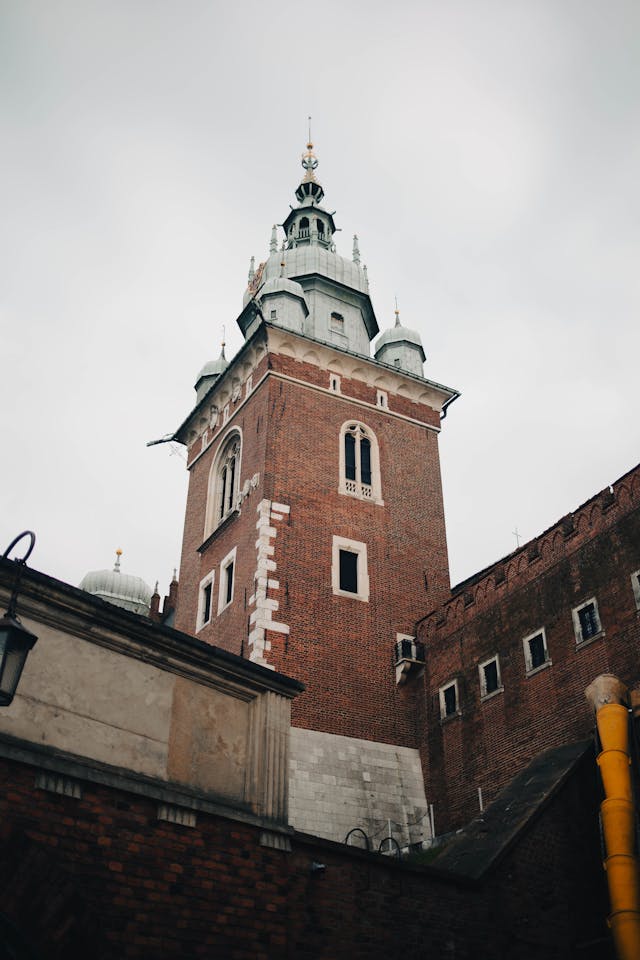 Historyczna wieża w Krakowie